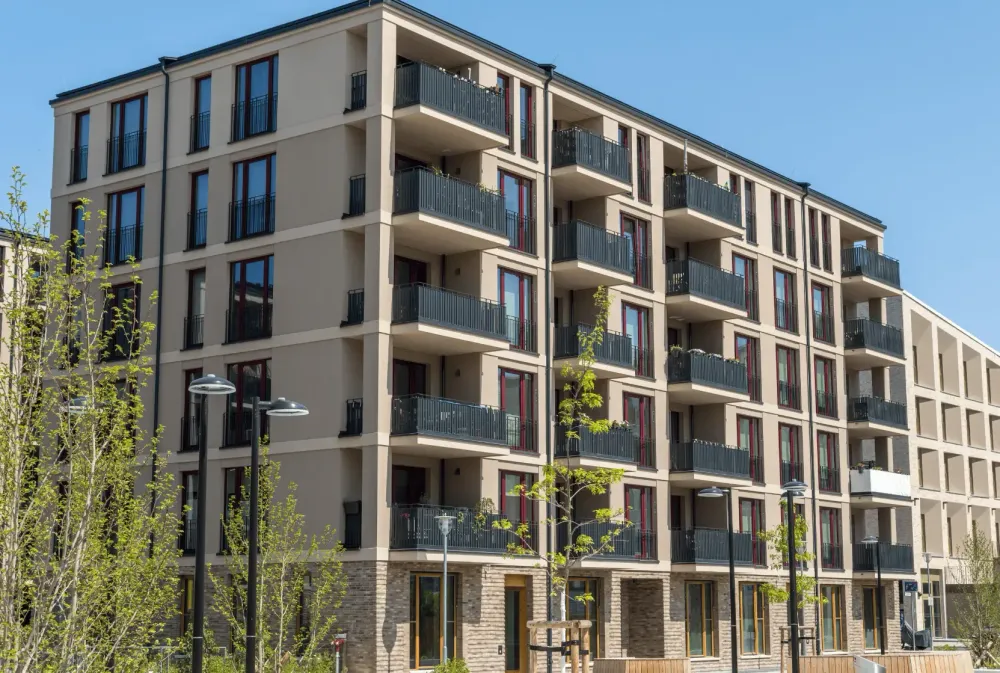 A 5 story, rectangular-shaped building